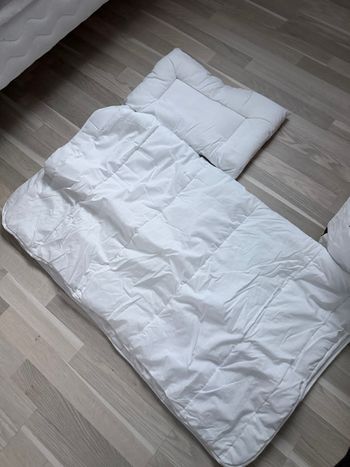 Ensemble couette et oreiller