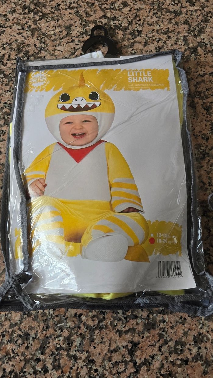 Déguisement baby shark neuf taille 18-24 mois