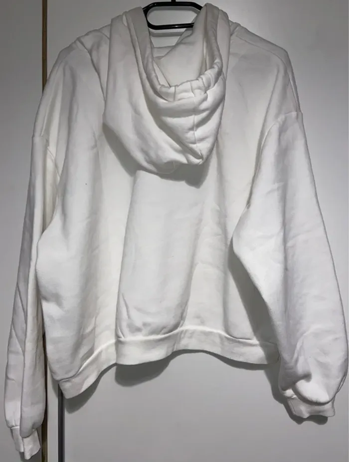 Pull blanc Selena Gomez - photo numéro 4
