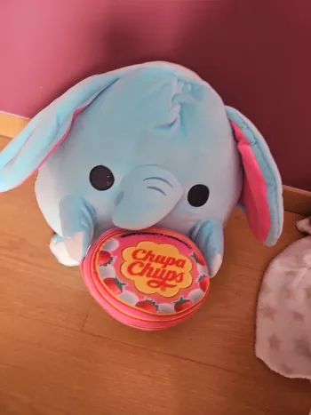 Peluche éléphant avec Chupa Chups Snackles série 1