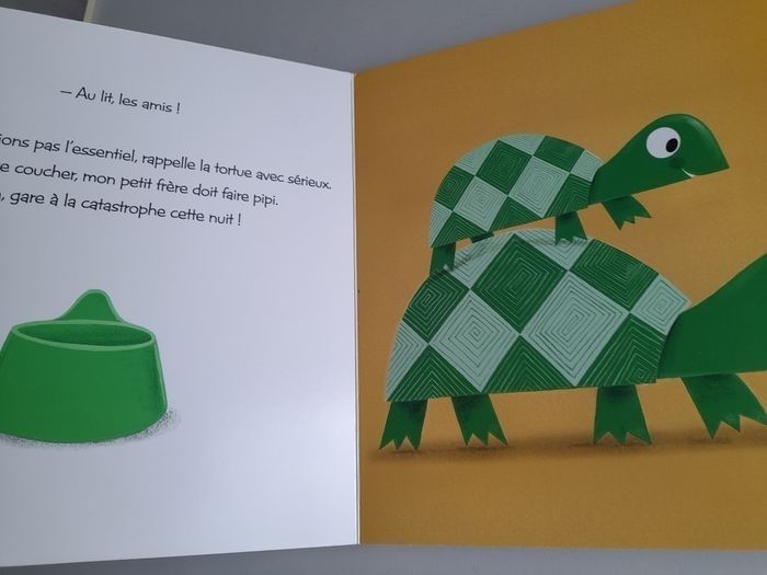 Livre " Au lit , les amis " - photo numéro 2