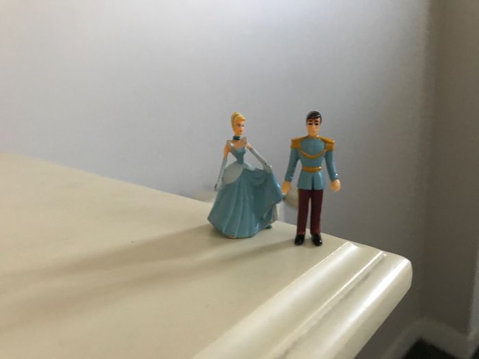 Figurine mini rare cendrillon et son prince disney