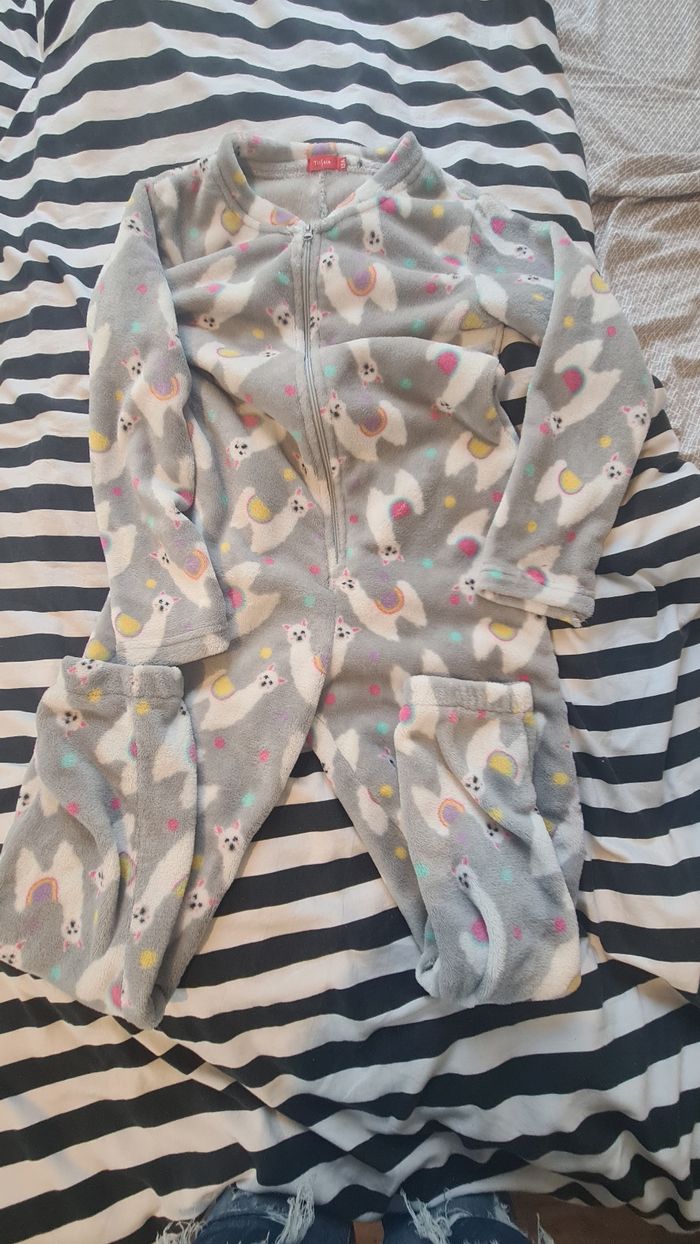 Lot 3 pyjamas  polaire fille taille 12 ans - photo numéro 2