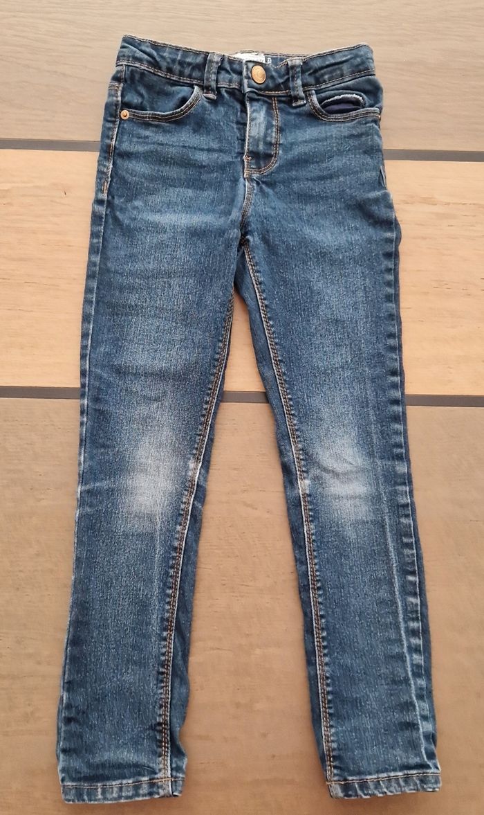 Jean bleu super skinny 7 ans en parfait état