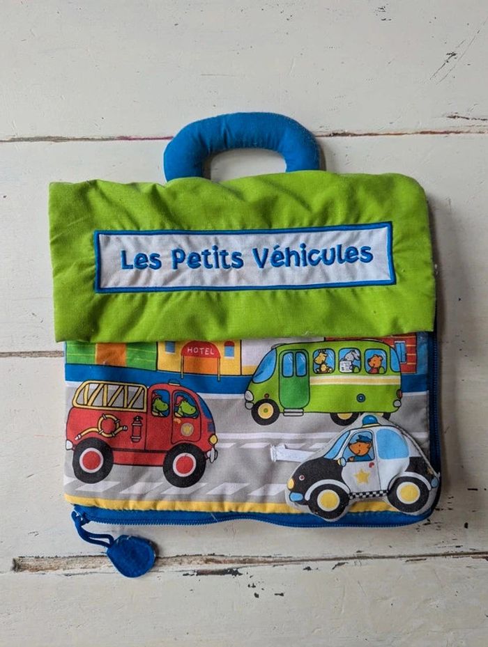 Livre en tissu 🚗 Les petits véhicules 🚗 - photo numéro 4