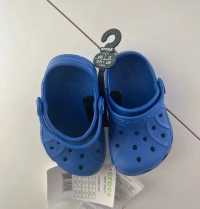 Crocs bébé neuves avec étiquette taille 19/21 - photo numéro 4