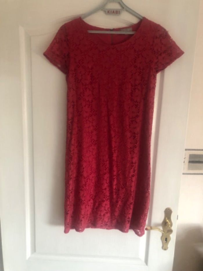 Robe type dentelle