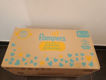 Couches Pampers  prenium taille 6
