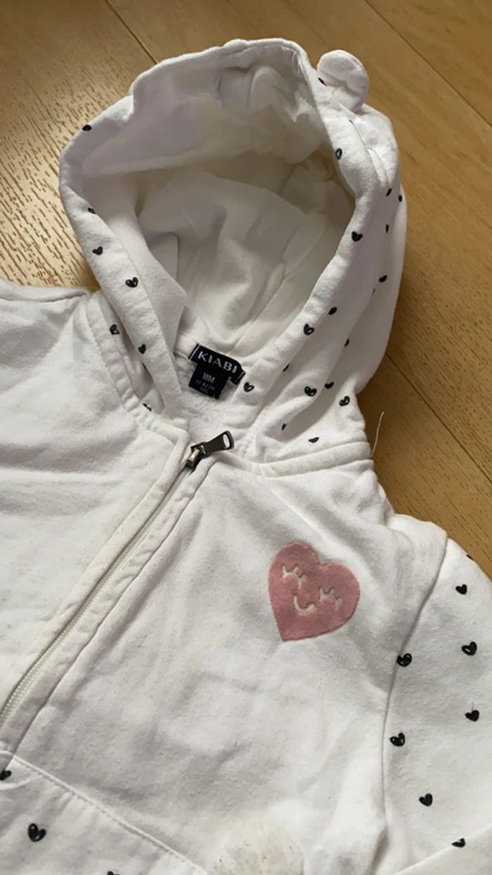 Sweat à capuche blanc - motif cœurs - Kiabi - 18 mois - photo numéro 2