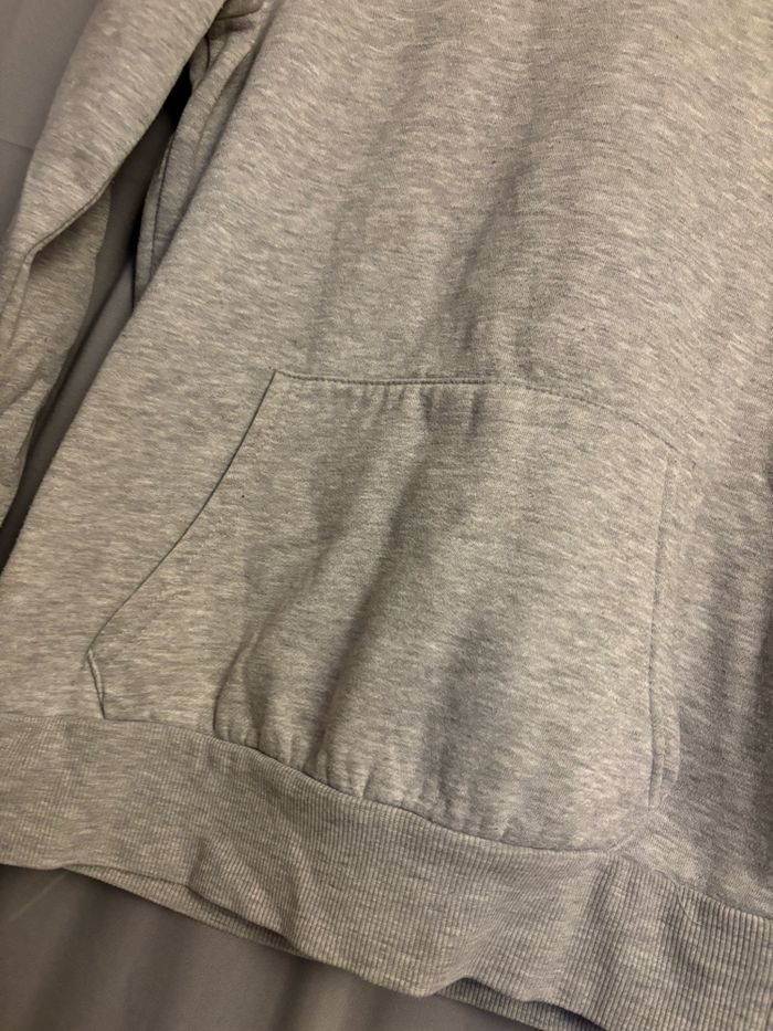 sweat gris - photo numéro 2