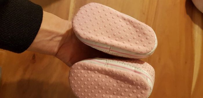 Petite baskets motifs cœurs 💝 - photo numéro 3