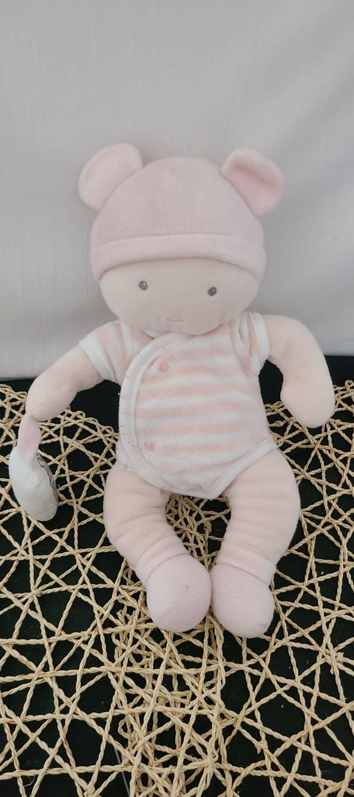 Peluche DOUDOU ET COMPAGNIE Le POUPON De Doudou Avec Biberon - photo numéro 2