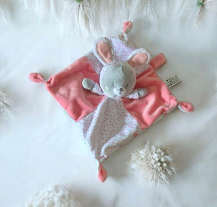 Doudou lapin  🐰 rose fleurs 🌸