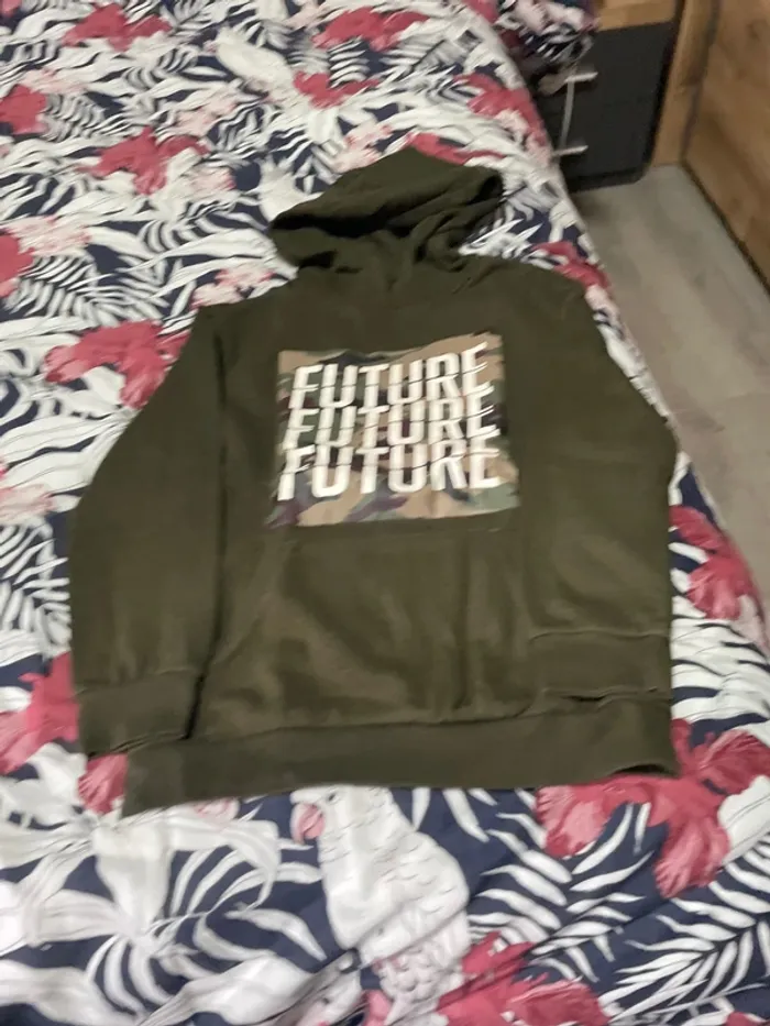 Sweat-shirt à capuche 10 ans