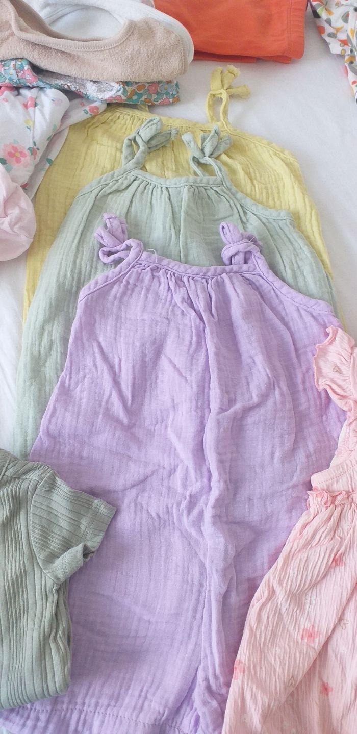 Lot de vêtements bébé fille de 6mois - photo numéro 3