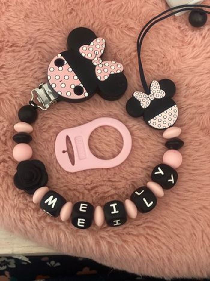 Attache tétine minnie rose