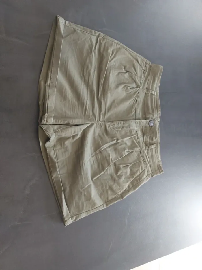 Short Kaki