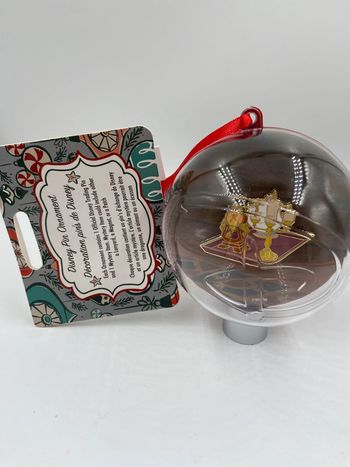 Ornement Coffret cadeau mystère et pin's en édition limitée La Belle et la Bête