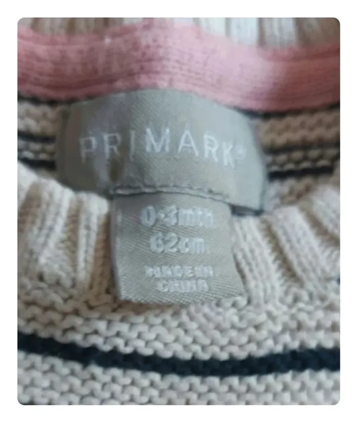 Pull rayé beige avec lapin brodé, Primark en très bon état, taille 0/3 mois - photo numéro 3