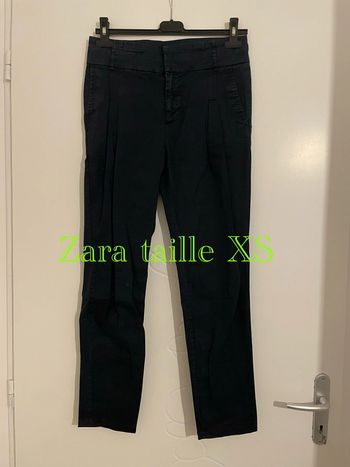 Pantalon court 7/8 chino bleu marine coupe carotte taille haute Zara taille XS