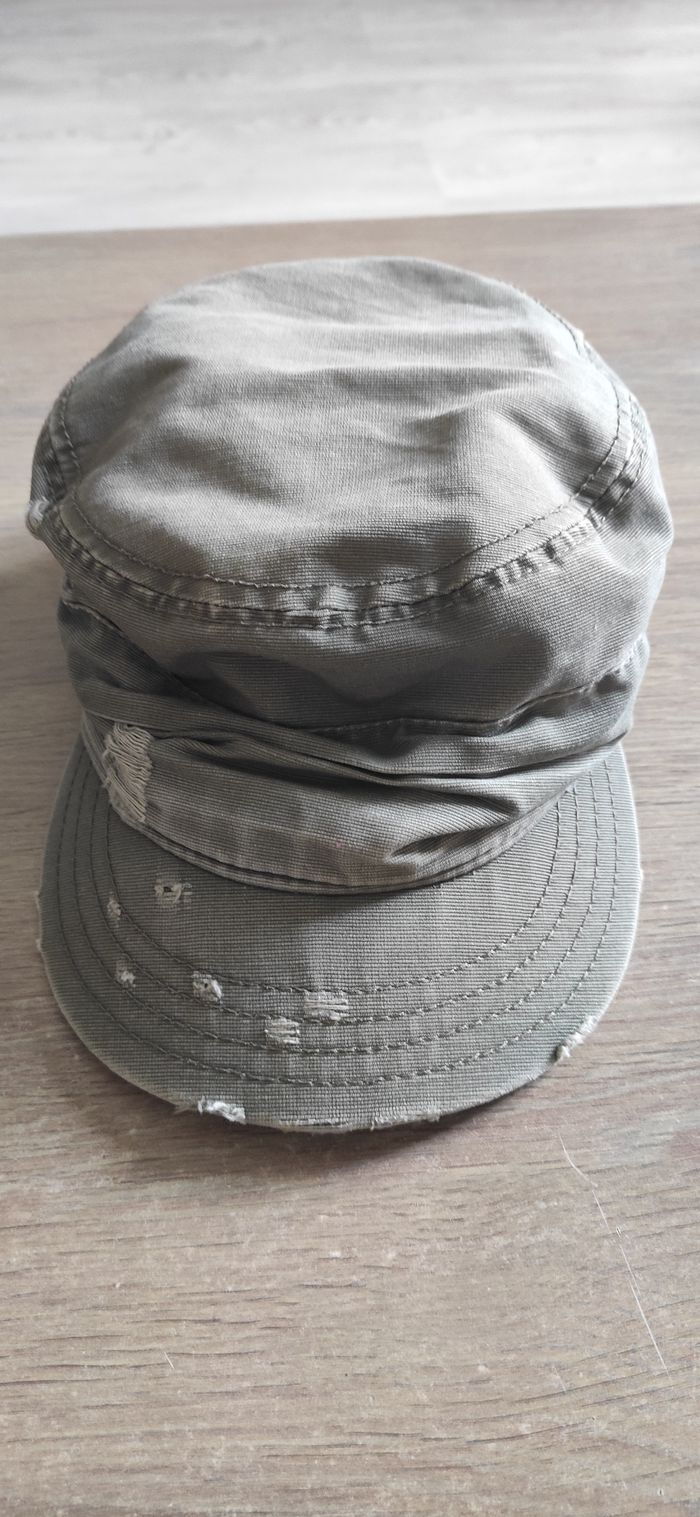Casquette très bon état - photo numéro 2