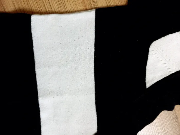 Pull rayé noir et blanc - photo numéro 3