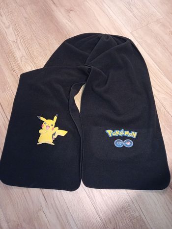 Écharpe Pokemon Neuve