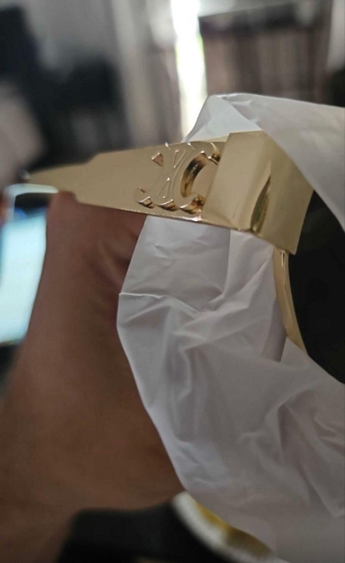 Lunettes de soleil CELINE originales – modèle gold/noir + étui cuir - photo numéro 3
