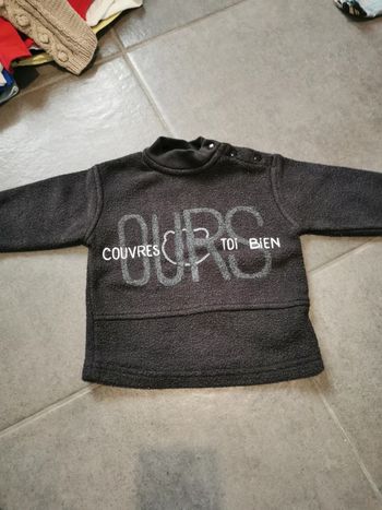Pull 6 mois du pareil au même