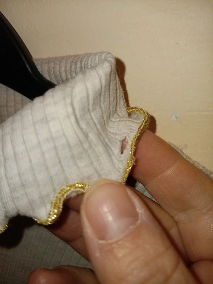 Robe petit bateau 2 ans 1 petit trou au col pas de vinted go - photo numéro 2