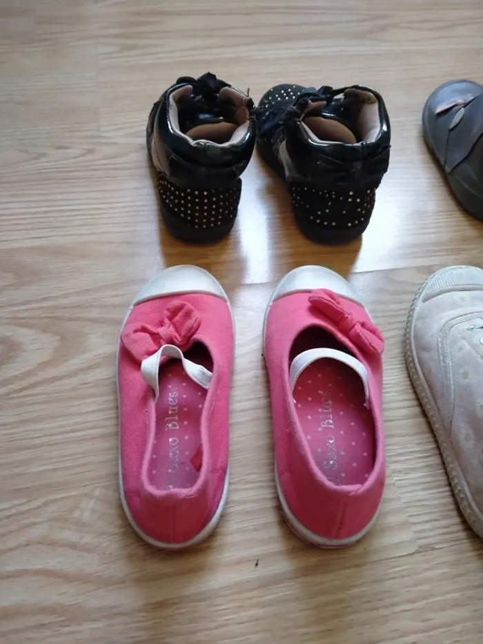 Lot de 8 paires de chaussures filles. Pointure 25 26 27 - photo numéro 11