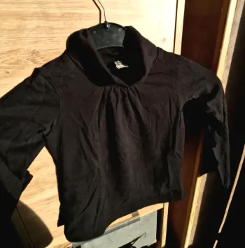 Sous-pull noir 6 ans