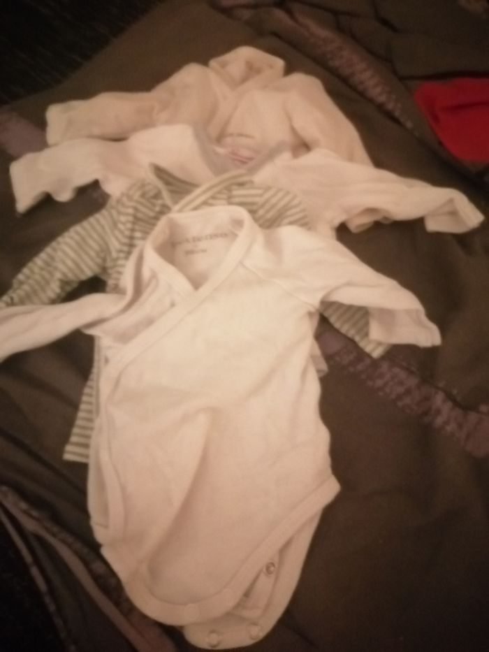 Lot vêtement t 1 mois fille - photo numéro 5