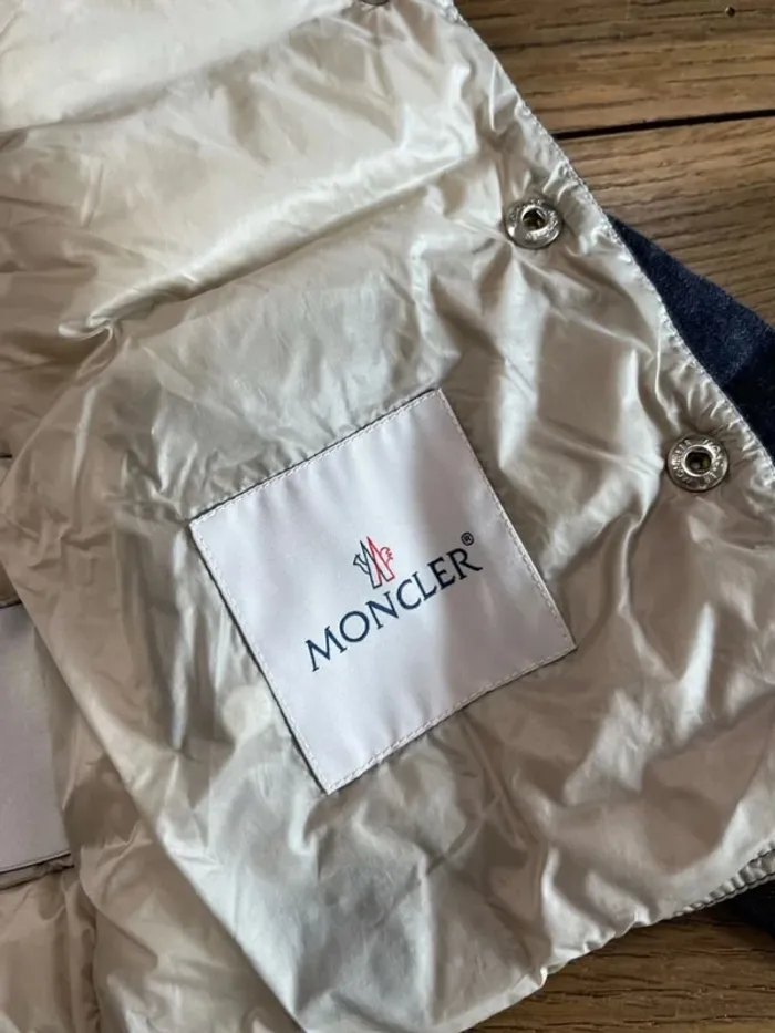 Veste matelassée/doudoune légère Moncler - photo numéro 4
