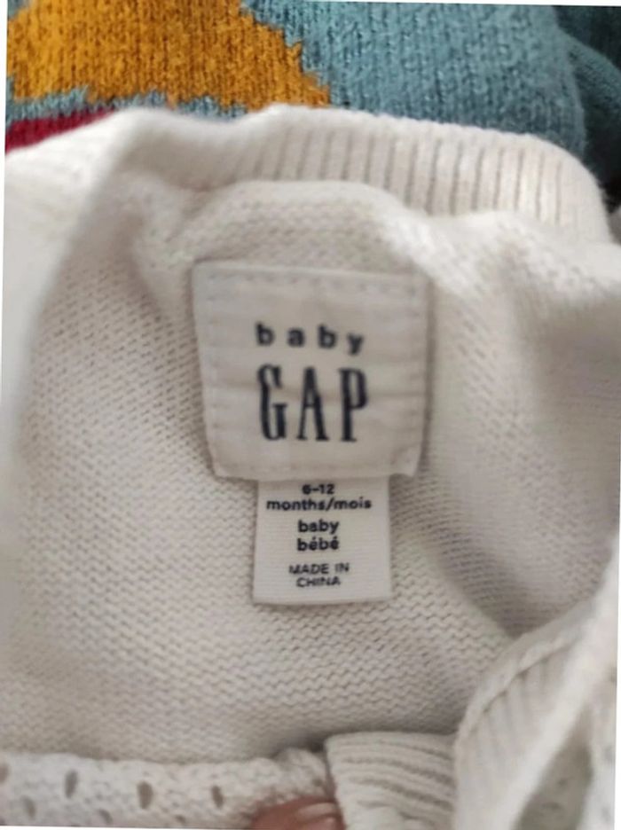 Lot 3 pulls et 1 gilet 6mois - photo numéro 3