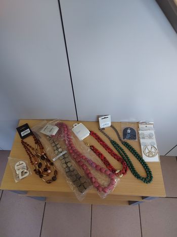 Lot bijoux A1