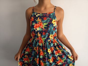 Robe été neuve 11 12 ans fleuri noir