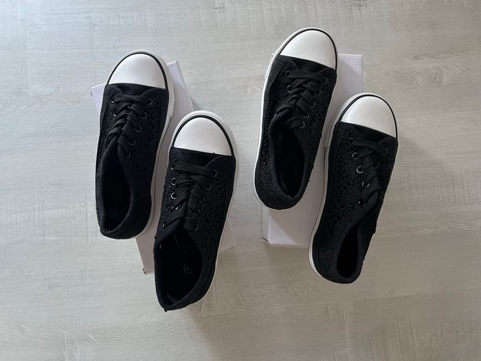 Lots 2 paires chaussures à dentelle fille - photo numéro 5