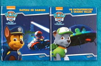 Lot de 2 livres paw patrol un extraterrestre à la grande vallée et bateau en danger