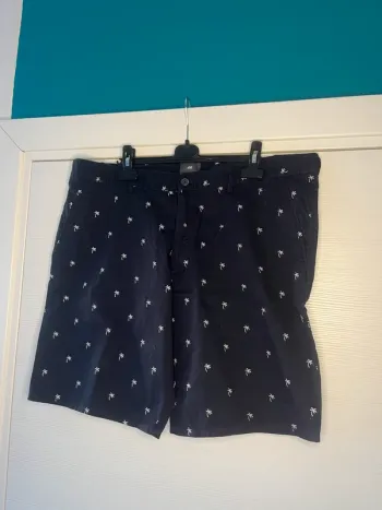 🔹 Short Chino Bleu Marine à Palmiers - H&M 🔹