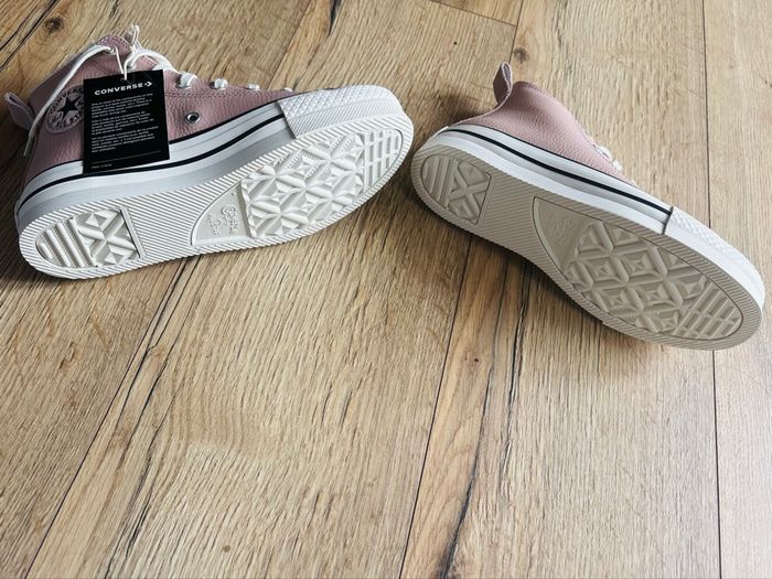 Converse neuve - photo numéro 3