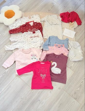 Lot vêtements fille 12 mois