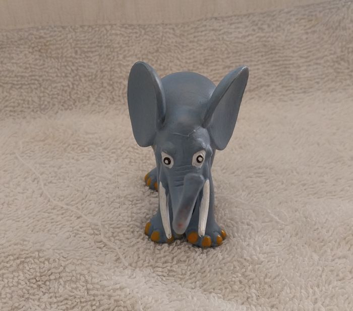 miniature figurine animaux éléphant gris plastique - photo numéro 3