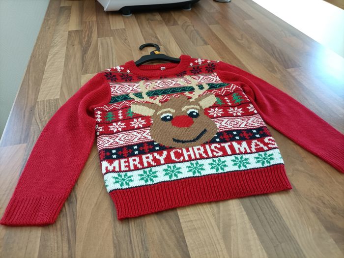Pull de Noël rouge Rennes neuf 4 ans u essentiel - photo numéro 2