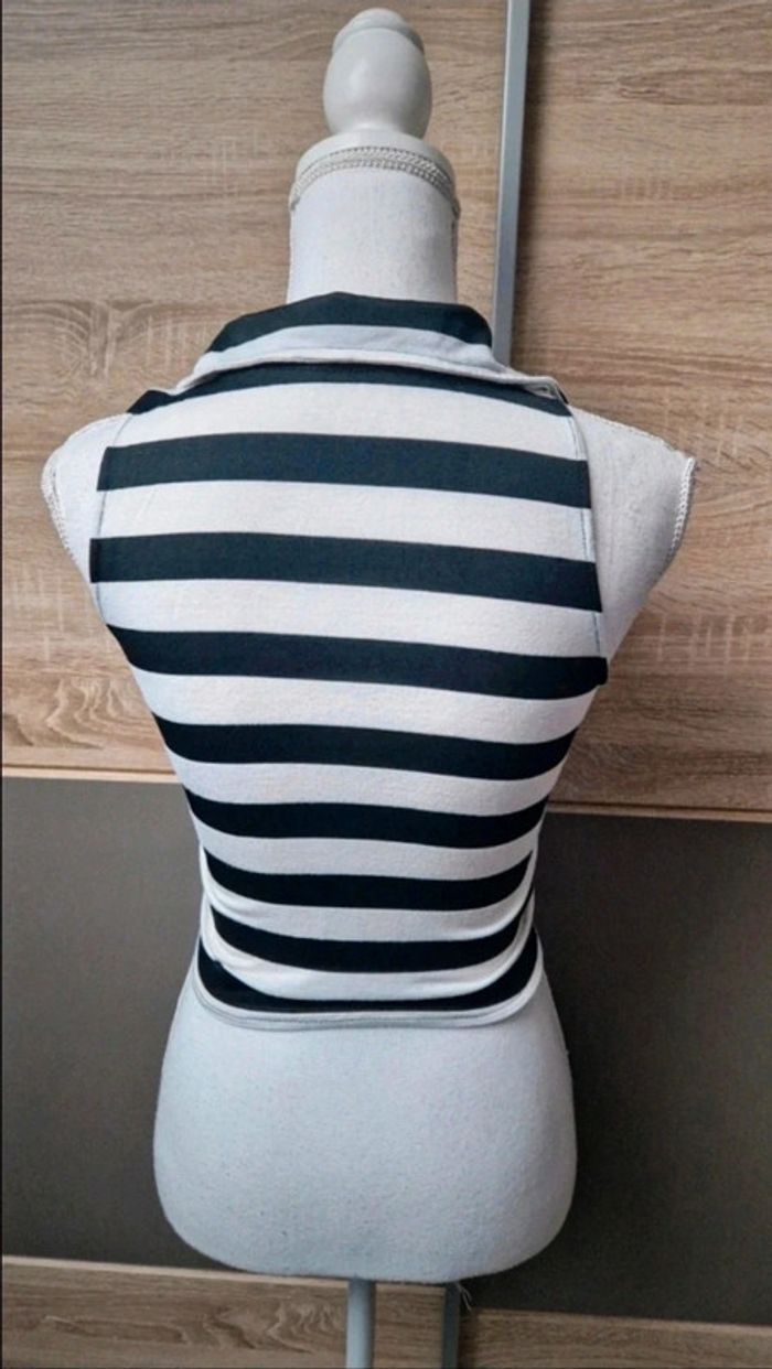 Top court à rayures. - photo numéro 2