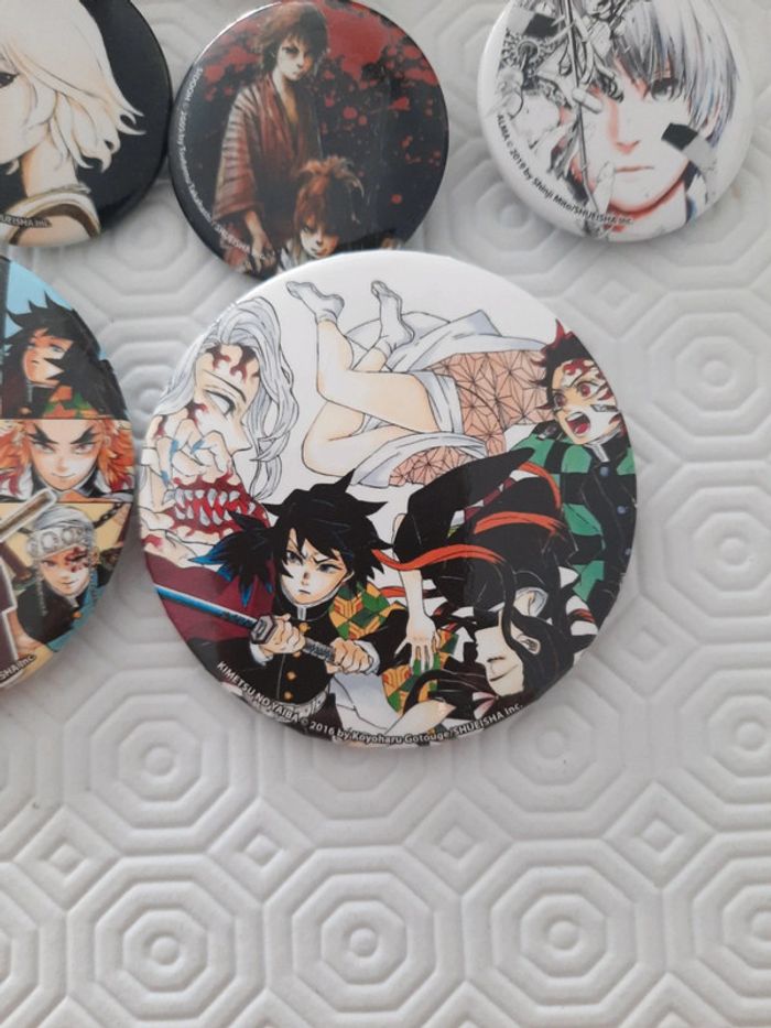 Lots de badge manga - photo numéro 9
