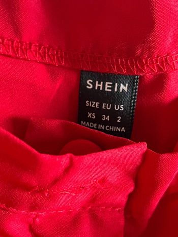Short rouge taille haute - photo numéro 4
