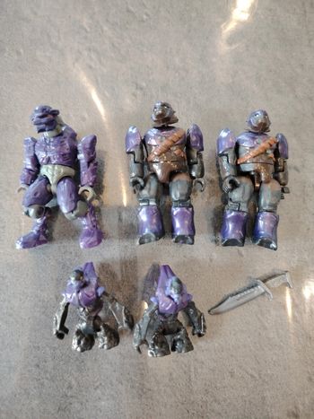 Lot figurines méga bloks halo purple series