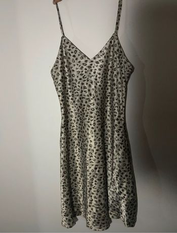 robe/ nuisette en satin léopard
