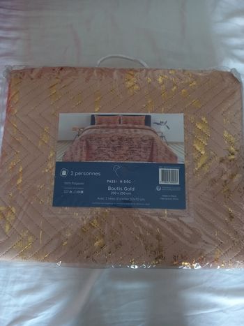 Parrure de lit couvre lit boutis